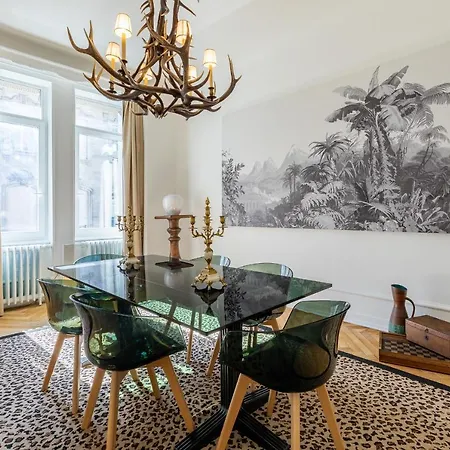 Luxueux Centre Lägenhet *